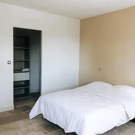 Holiday home Les Rives Du Parc Piscine 12 Personnes *