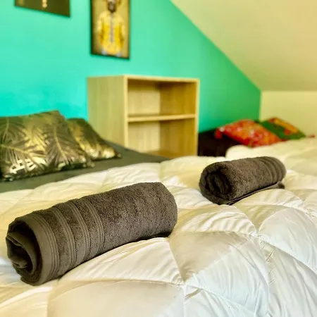 Holiday home Les Rives Du Parc Piscine 12 Personnes *
