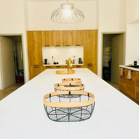 Holiday home Les Rives Du Parc Piscine 12 Personnes *