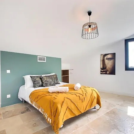 Holiday home Les Rives Du Parc Piscine 12 Personnes