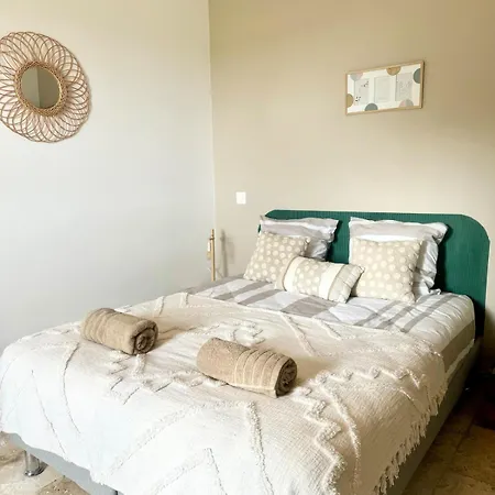 Holiday home Les Rives Du Parc Piscine 12 Personnes *
