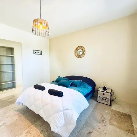 Holiday home Les Rives Du Parc Piscine 12 Personnes